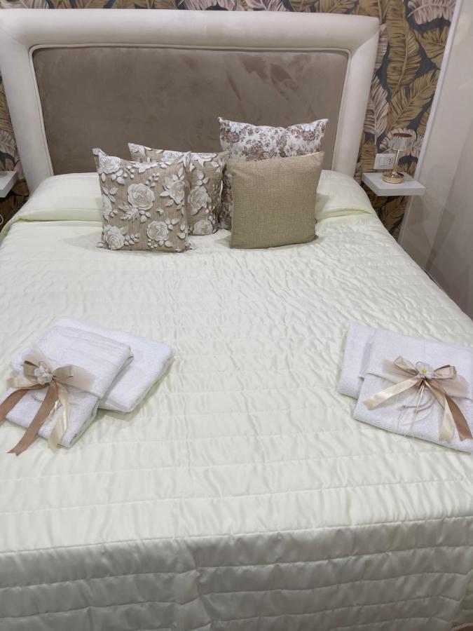 La Dimora Dei Sogni Sedil Capuano Home Suite Неаполь Экстерьер фото