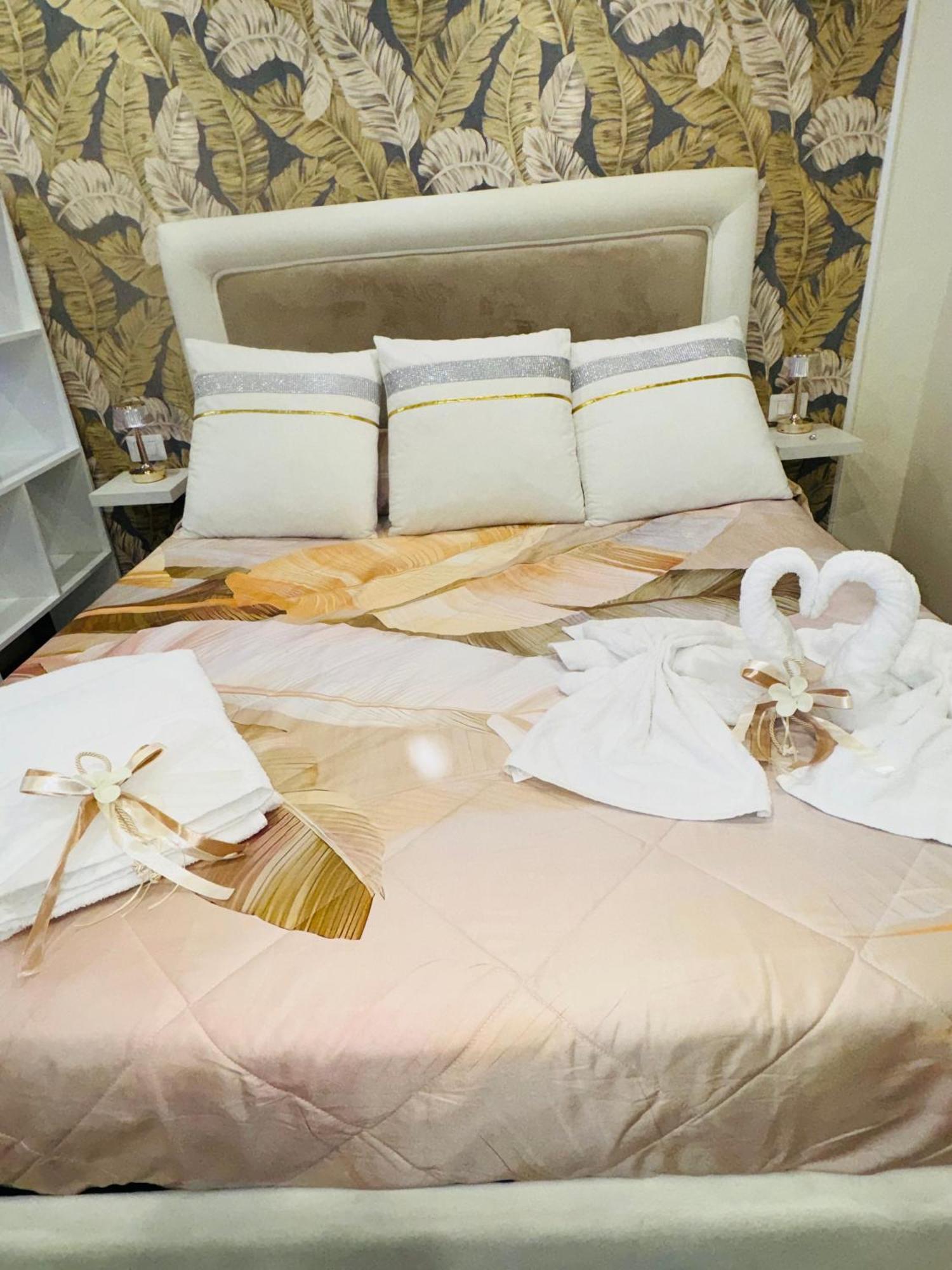 La Dimora Dei Sogni Sedil Capuano Home Suite Неаполь Экстерьер фото