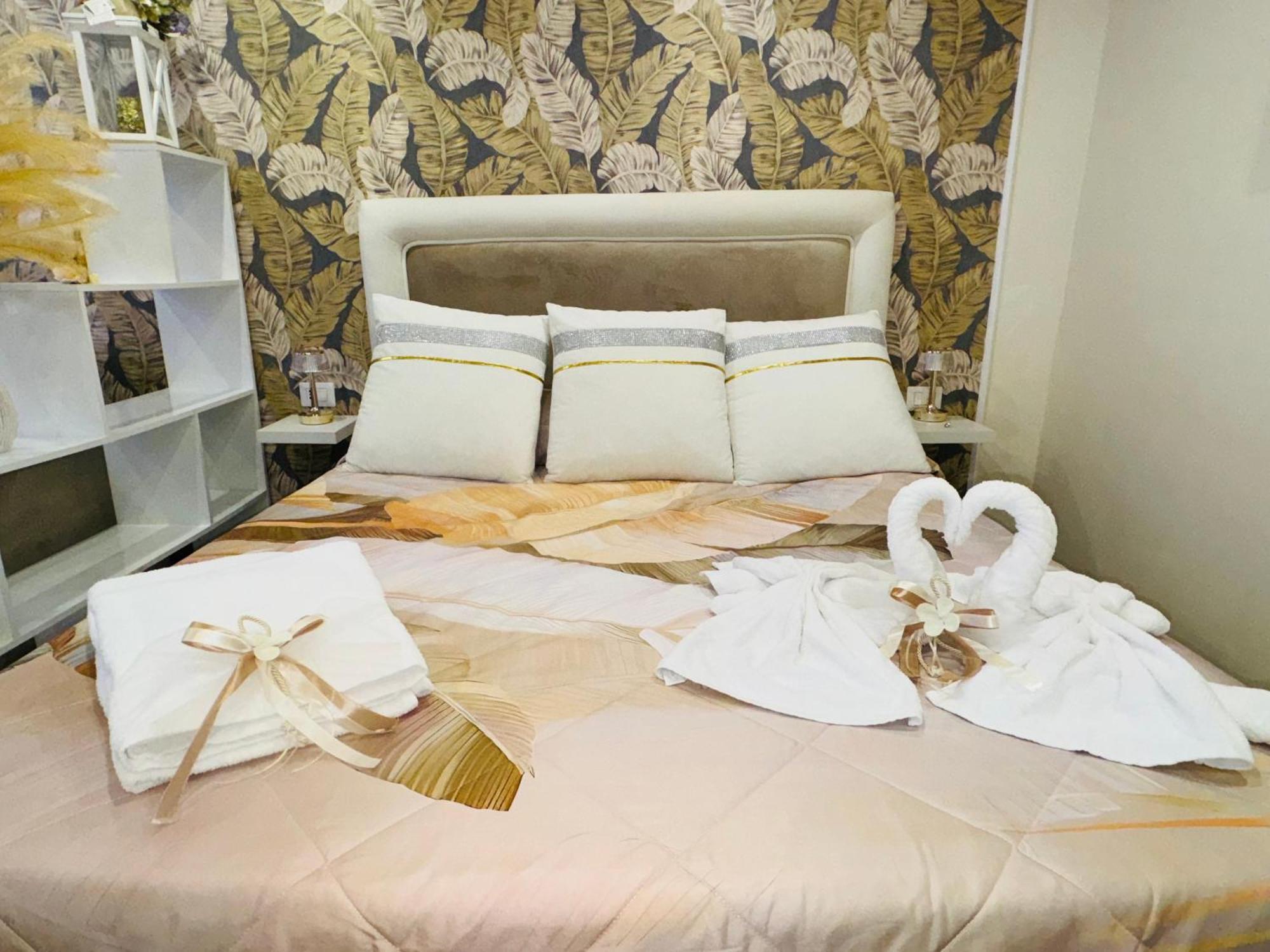 La Dimora Dei Sogni Sedil Capuano Home Suite Неаполь Экстерьер фото